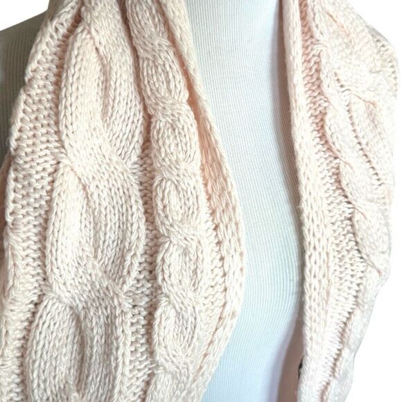 NWT Womens Michael Kors MK Pale Light Pink Cable Knit Winter Cozy Scarf - Picture 2 of 2
